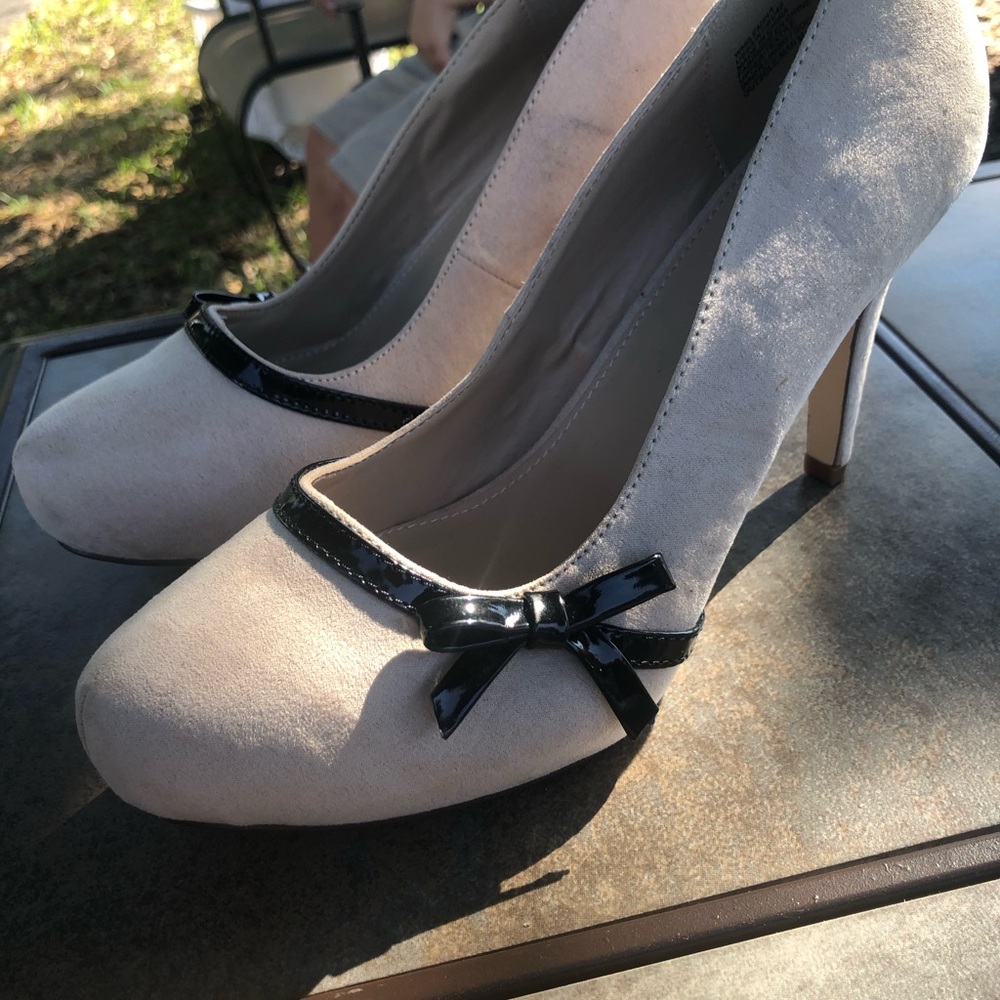 NWOT heels - Picture 2 of 4